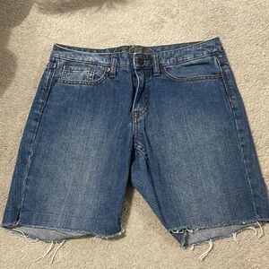 Lightly worn size 6 Tommy Hilfiger boyfriend jean shorts